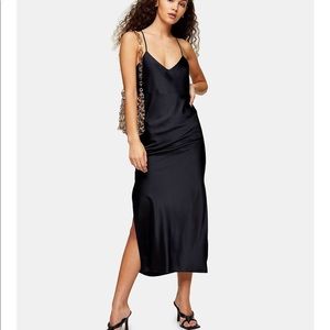 Black Satin Slip Dress en Vogue Day or Night!
